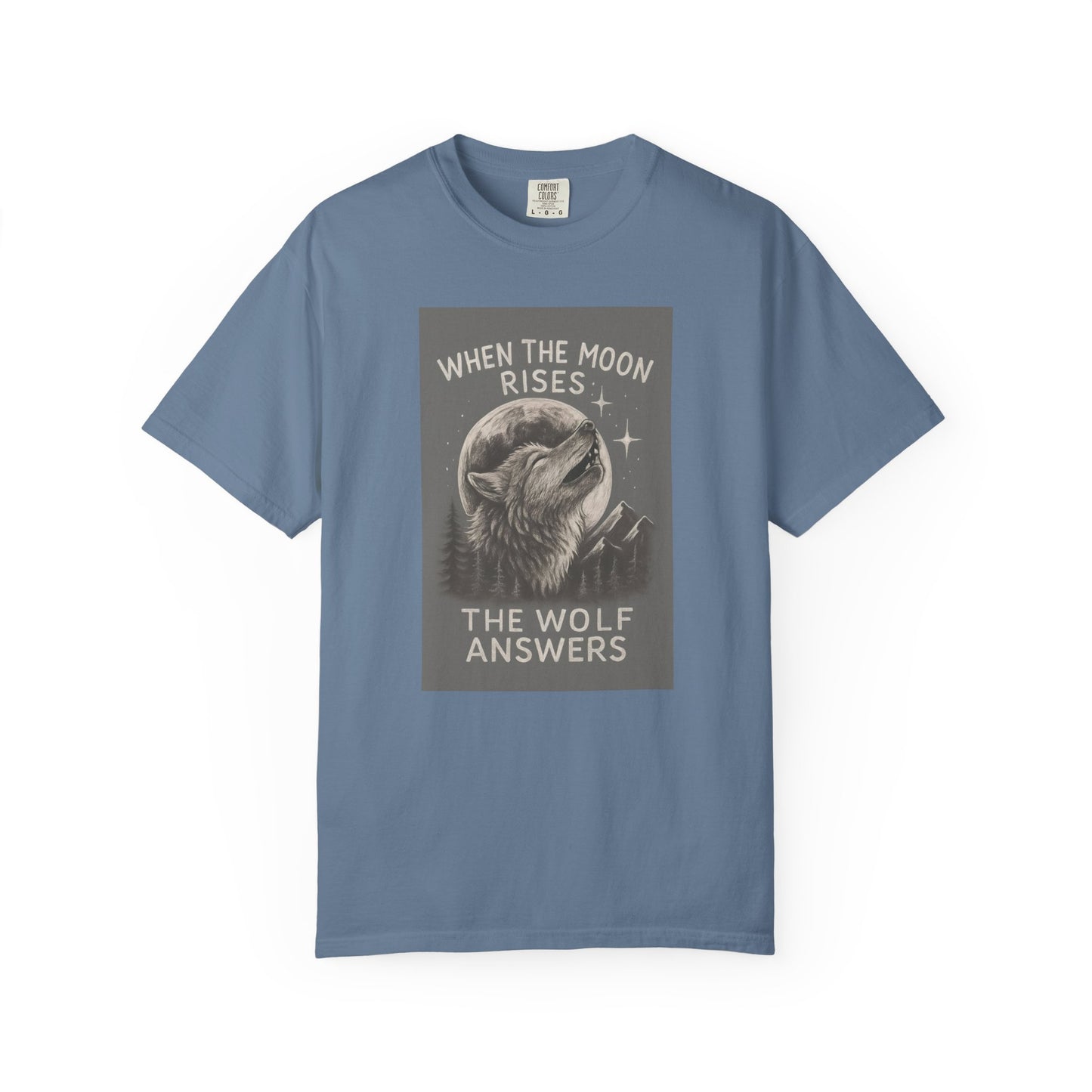 Moonrise Wolf T-shirt - Unisex Garment-Dyed Tee, Nature Lovers, Gift for Wolf Fans, Casual Wear, Unique Design, Outdoor Adventures