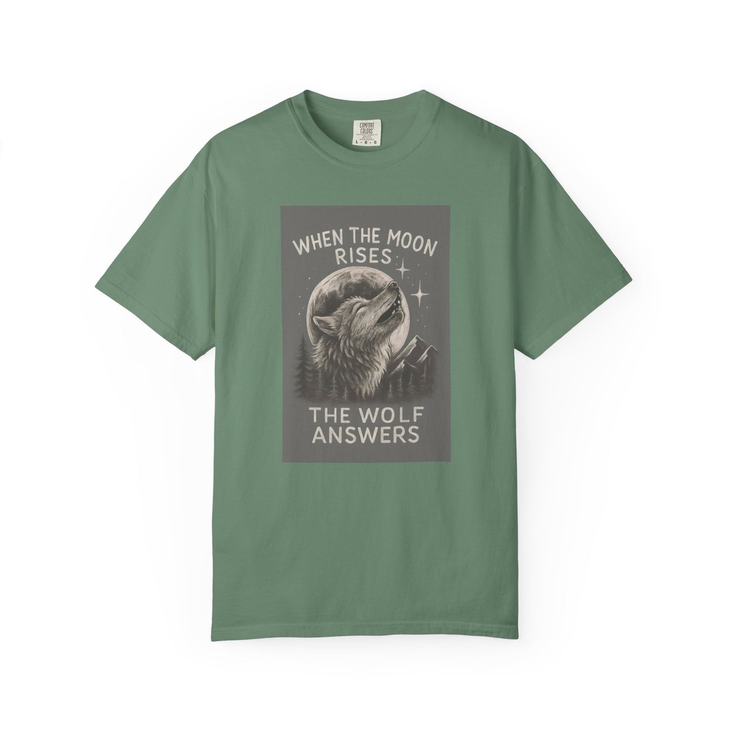 Moonrise Wolf T-shirt - Unisex Garment-Dyed Tee, Nature Lovers, Gift for Wolf Fans, Casual Wear, Unique Design, Outdoor Adventures