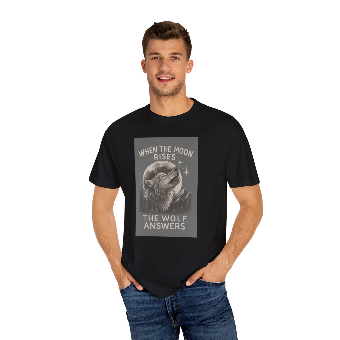 Moonrise Wolf T-shirt - Unisex Garment-Dyed Tee, Nature Lovers, Gift for Wolf Fans, Casual Wear, Unique Design, Outdoor Adventures