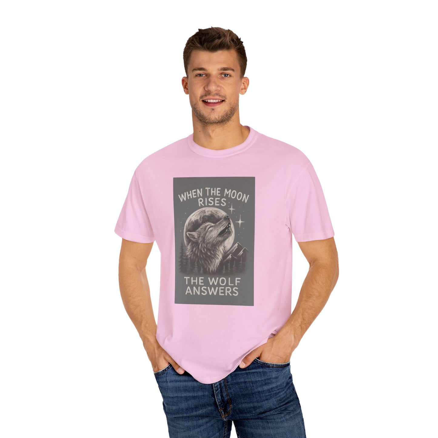 Moonrise Wolf T-shirt - Unisex Garment-Dyed Tee, Nature Lovers, Gift for Wolf Fans, Casual Wear, Unique Design, Outdoor Adventures