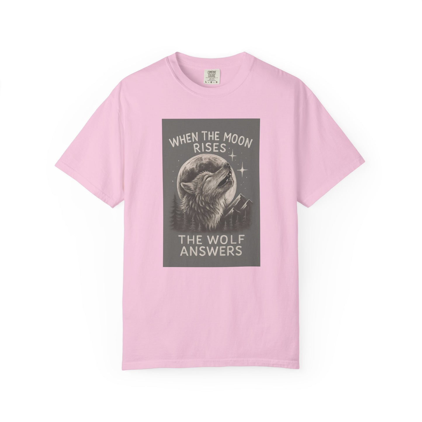 Moonrise Wolf T-shirt - Unisex Garment-Dyed Tee, Nature Lovers, Gift for Wolf Fans, Casual Wear, Unique Design, Outdoor Adventures