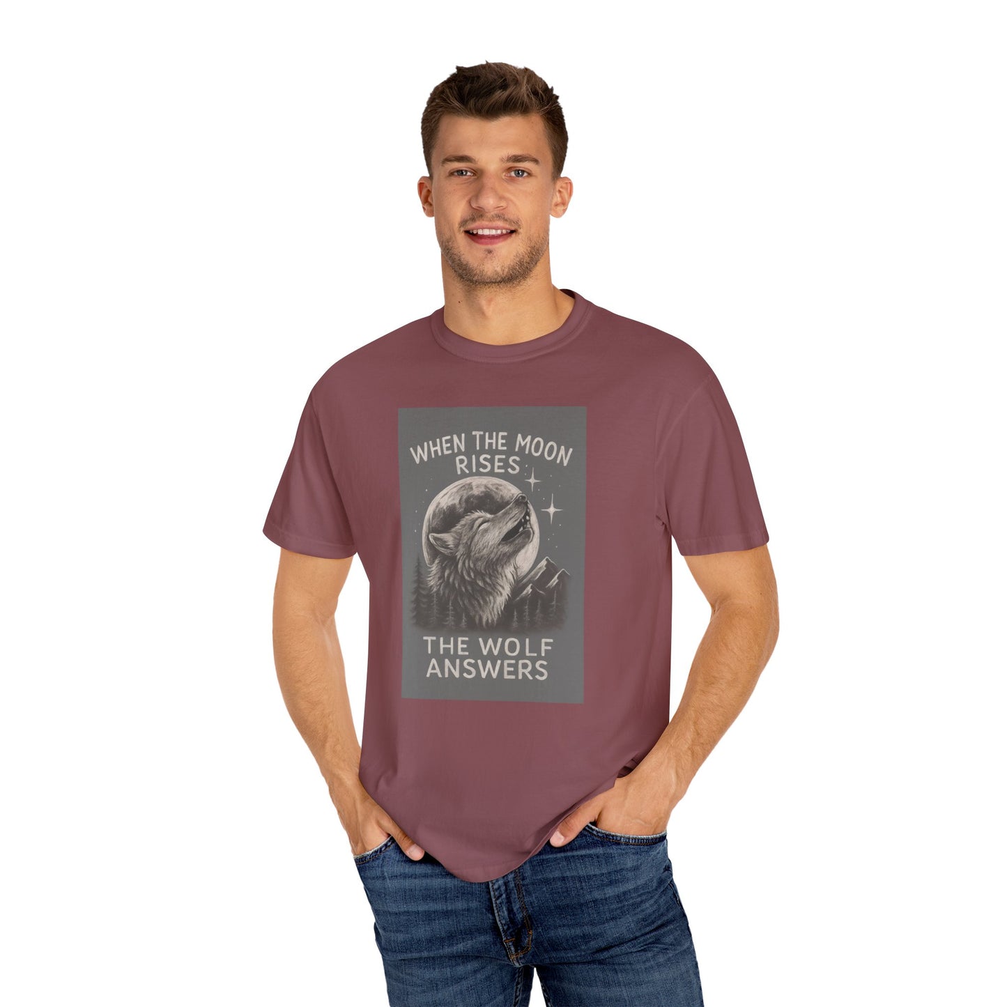 Moonrise Wolf T-shirt - Unisex Garment-Dyed Tee, Nature Lovers, Gift for Wolf Fans, Casual Wear, Unique Design, Outdoor Adventures