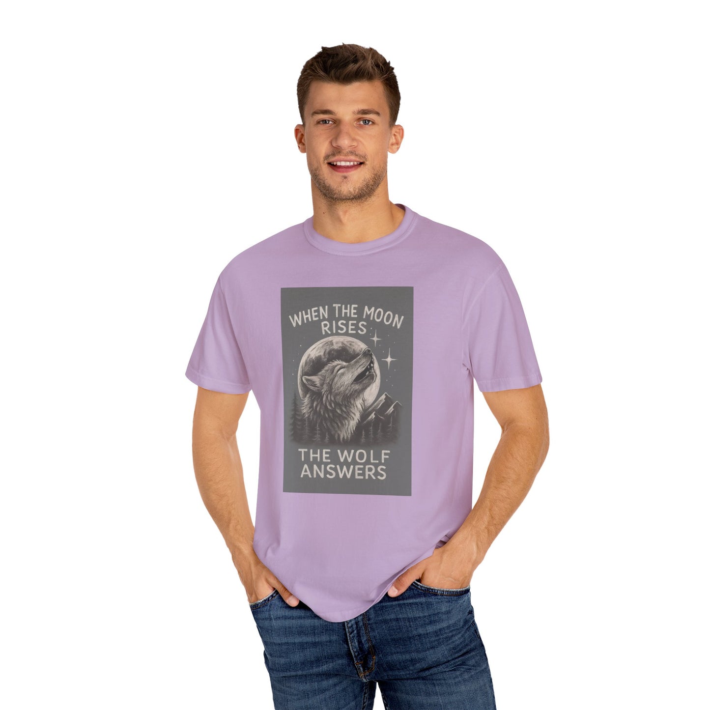 Moonrise Wolf T-shirt - Unisex Garment-Dyed Tee, Nature Lovers, Gift for Wolf Fans, Casual Wear, Unique Design, Outdoor Adventures