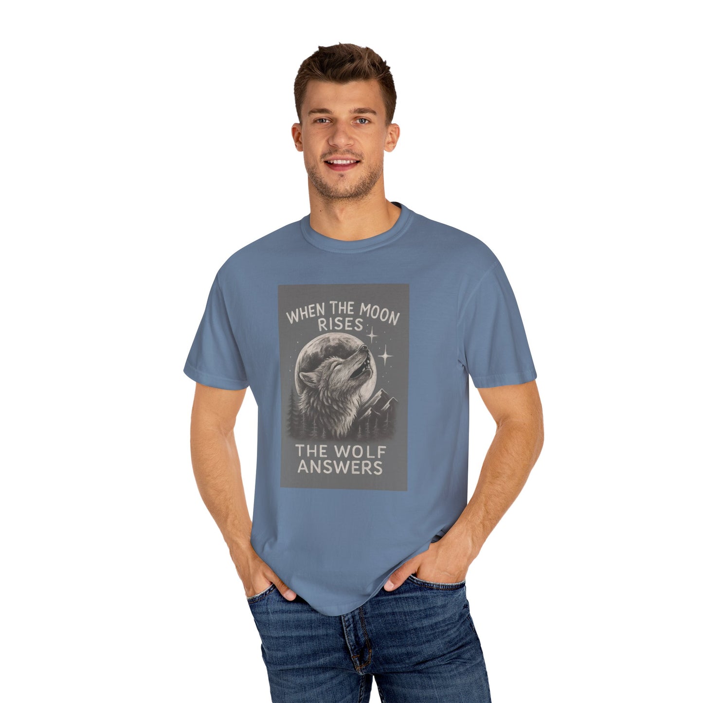Moonrise Wolf T-shirt - Unisex Garment-Dyed Tee, Nature Lovers, Gift for Wolf Fans, Casual Wear, Unique Design, Outdoor Adventures
