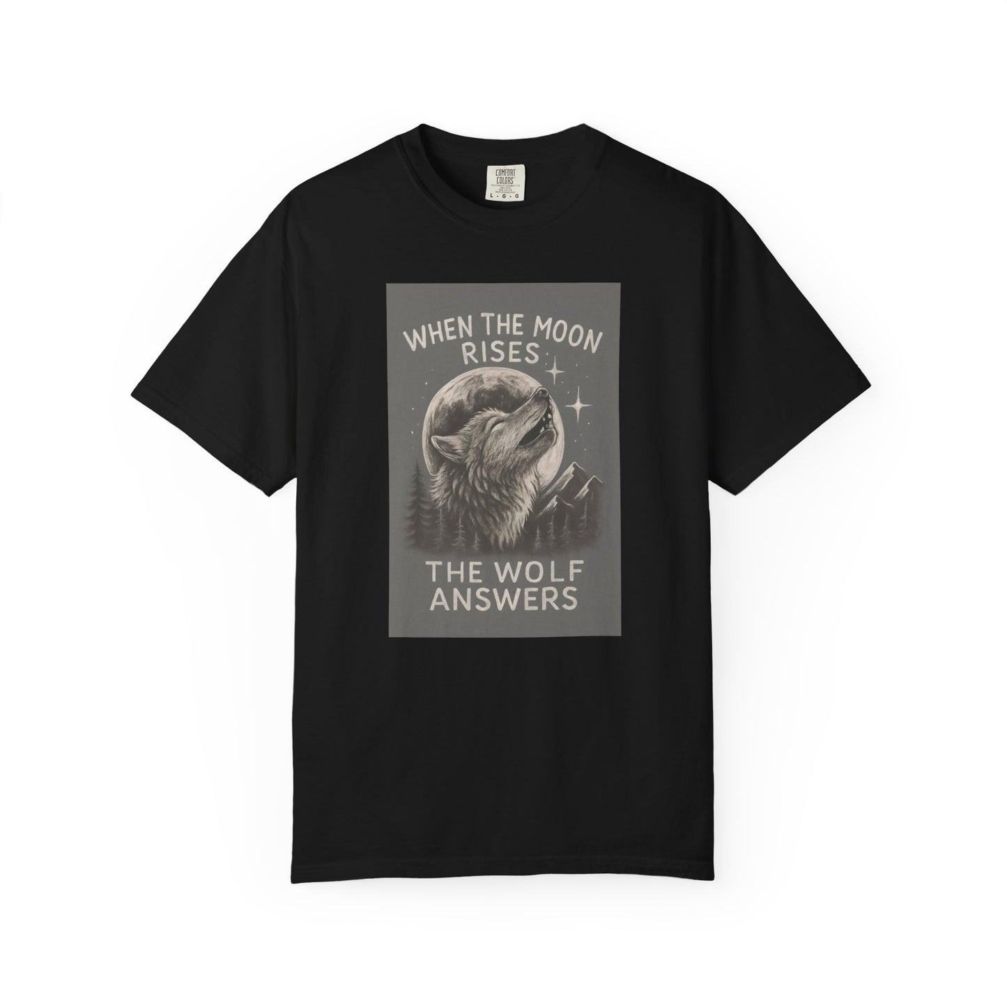 Moonrise Wolf T-shirt - Unisex Garment-Dyed Tee, Nature Lovers, Gift for Wolf Fans, Casual Wear, Unique Design, Outdoor Adventures