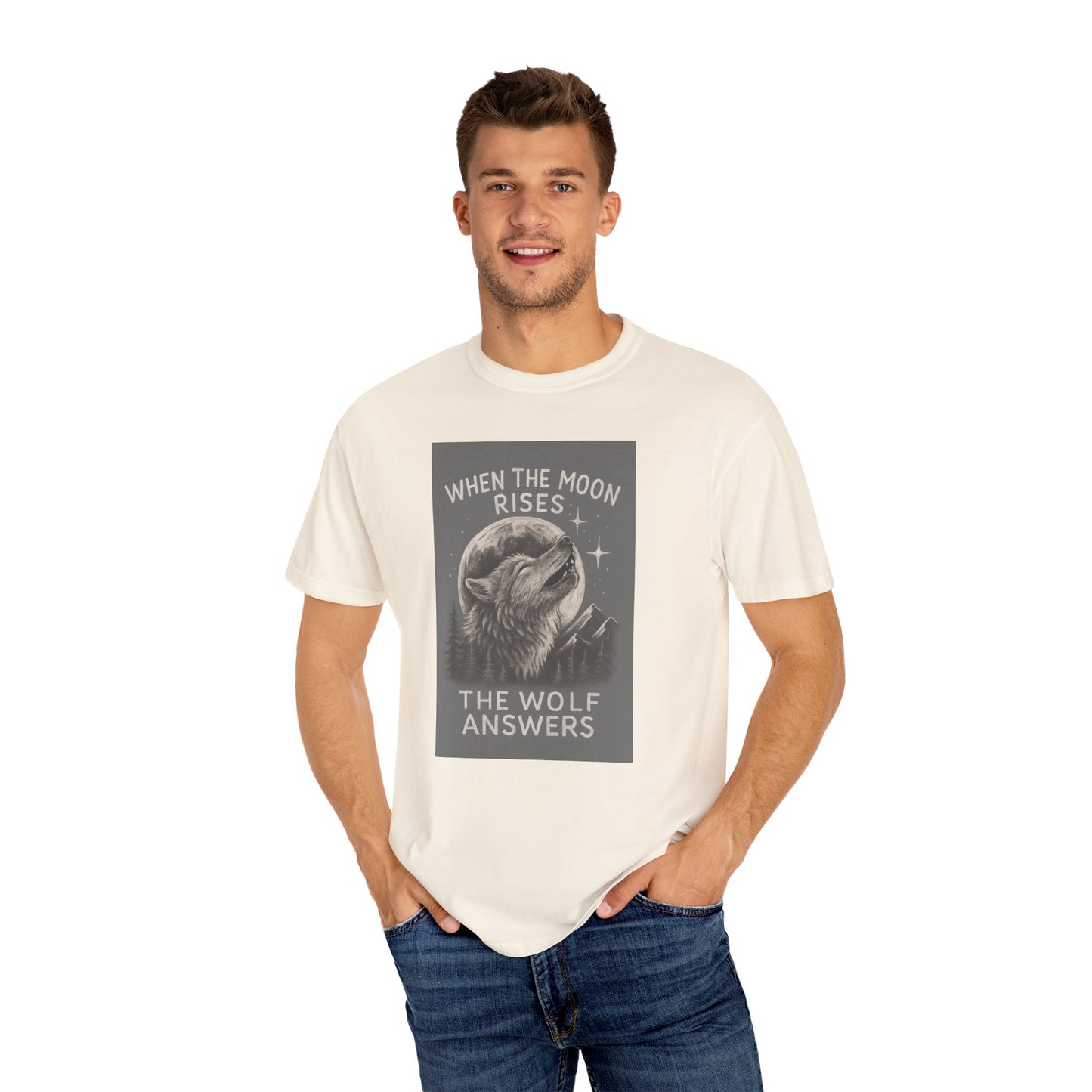 Moonrise Wolf T-shirt - Unisex Garment-Dyed Tee, Nature Lovers, Gift for Wolf Fans, Casual Wear, Unique Design, Outdoor Adventures