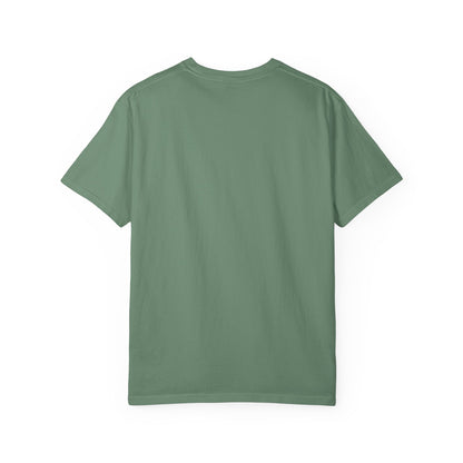 Moonrise Wolf T-shirt - Unisex Garment-Dyed Tee, Nature Lovers, Gift for Wolf Fans, Casual Wear, Unique Design, Outdoor Adventures