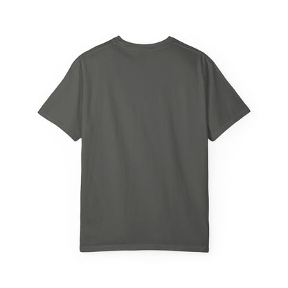 Moonrise Wolf T-shirt - Unisex Garment-Dyed Tee, Nature Lovers, Gift for Wolf Fans, Casual Wear, Unique Design, Outdoor Adventures